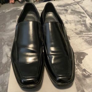 Black dress shoes